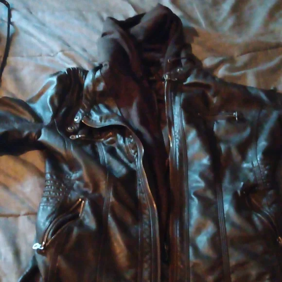 Jacket - Picture 1 of 3